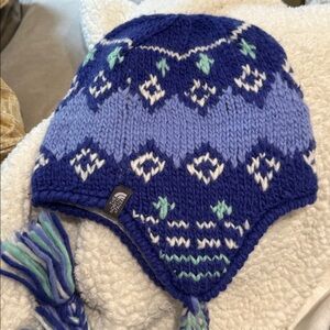 NORTH FACE unisex EAR-FLAP BEANIE CABLE KNIT POMPOM HAT BRAIDS NWOT ski boarding